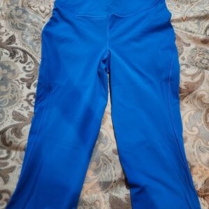 Lululemon 17" crop